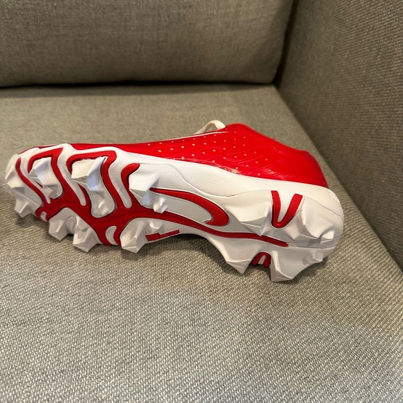 NWT Nike baseball cleats, size 4 - Picture 4 of 6